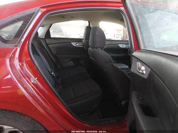2024 KIA FORTE LXS — I8