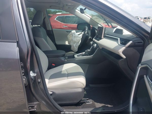 2025 TOYOTA RAV4 XLE PREMIUM — I5