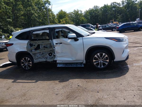 2023 TOYOTA HIGHLANDER XLE — I116