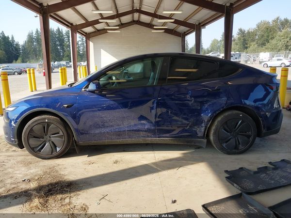 2026 TESLA MODEL Y