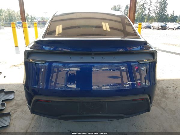2026 TESLA MODEL Y