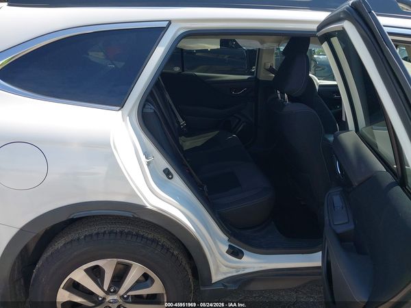 2022 SUBARU OUTBACK PREMIUM — I8