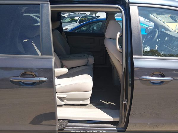 2016 KIA SEDONA LX