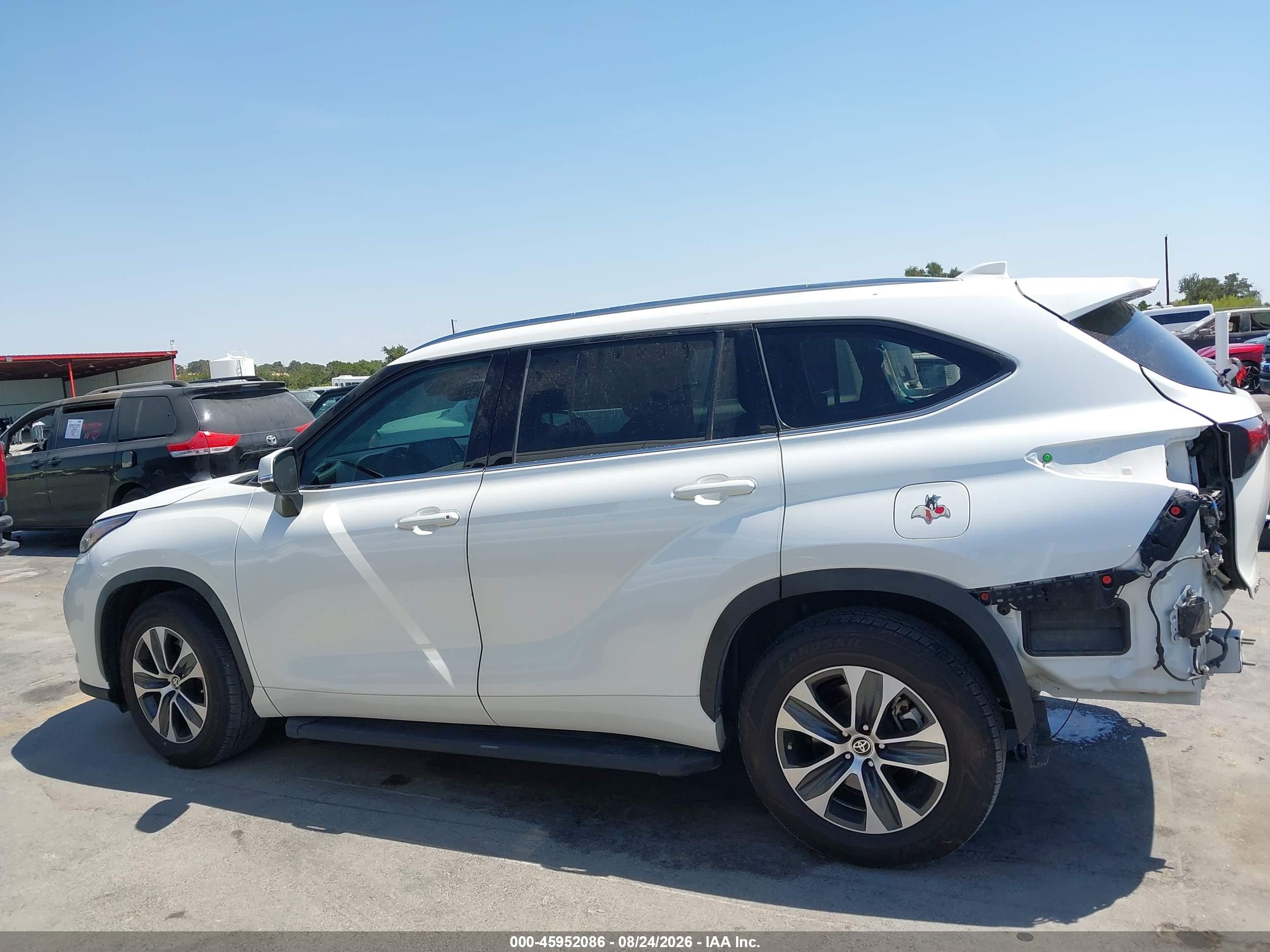 2021 TOYOTA HIGHLANDER XLE