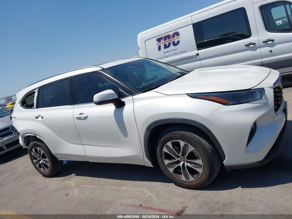 2021 TOYOTA HIGHLANDER XLE