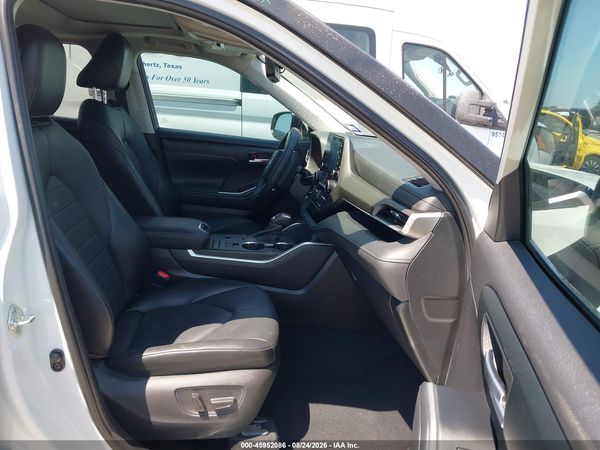2021 TOYOTA HIGHLANDER XLE