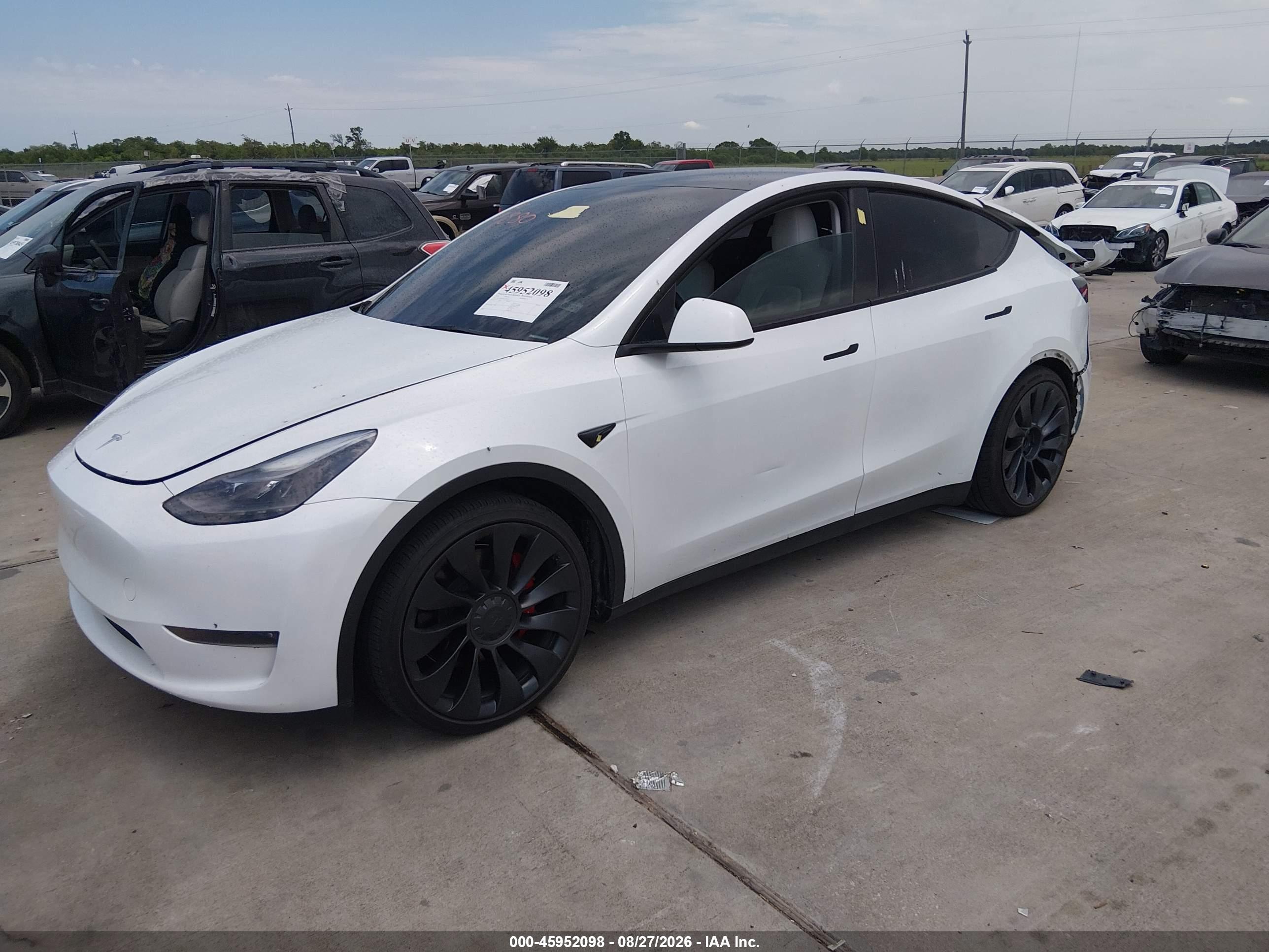 2024 TESLA MODEL Y — I2