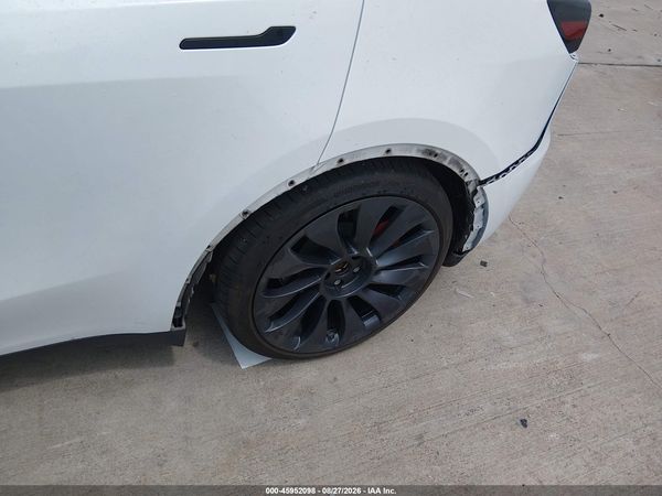 2024 TESLA MODEL Y — I152