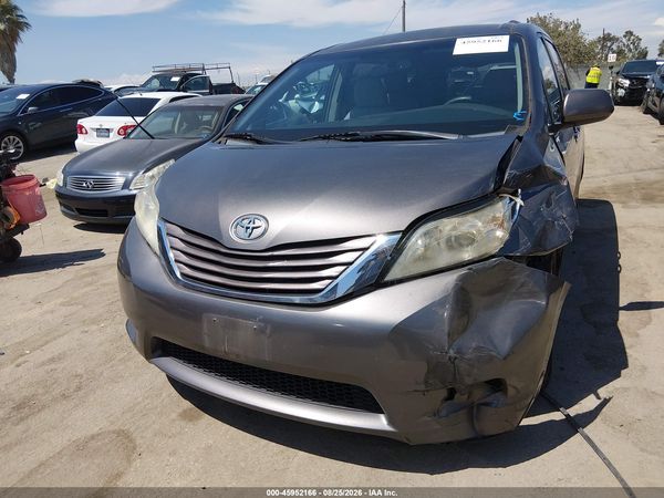 2015 TOYOTA SIENNA LE 8 PASSENGER — I6