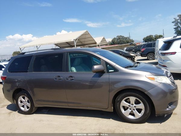 2015 TOYOTA SIENNA LE 8 PASSENGER — I116