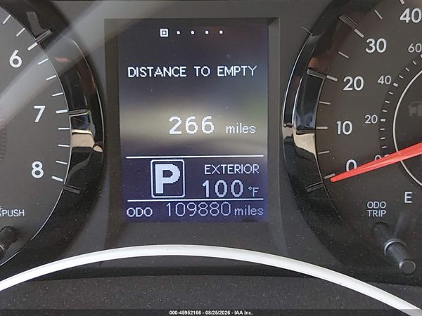 2015 TOYOTA SIENNA LE 8 PASSENGER — I118