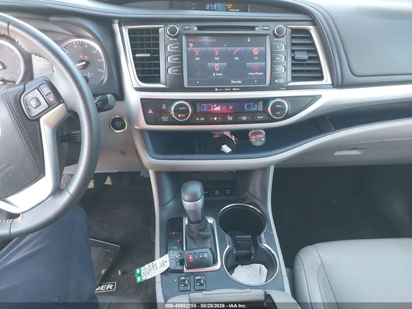 2016 TOYOTA HIGHLANDER XLE V6