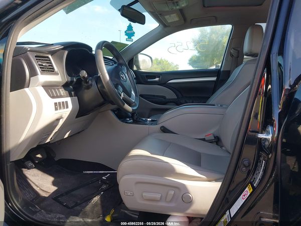 2016 TOYOTA HIGHLANDER XLE V6