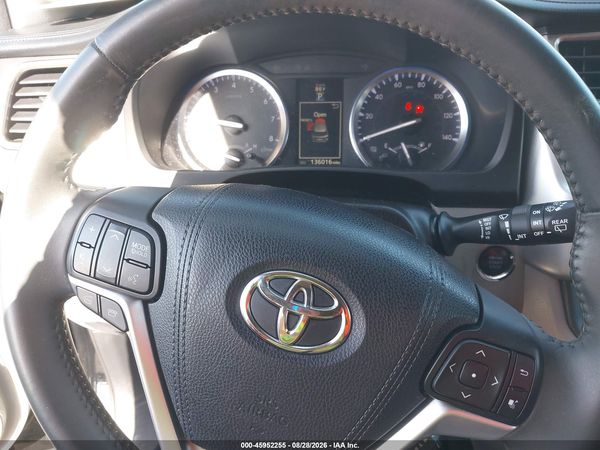 2016 TOYOTA HIGHLANDER XLE V6