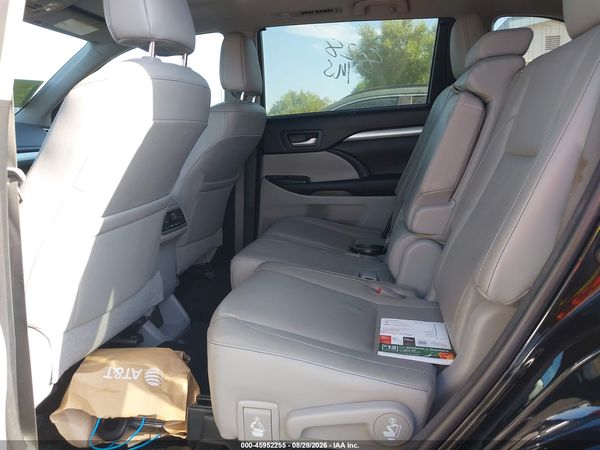 2016 TOYOTA HIGHLANDER XLE V6