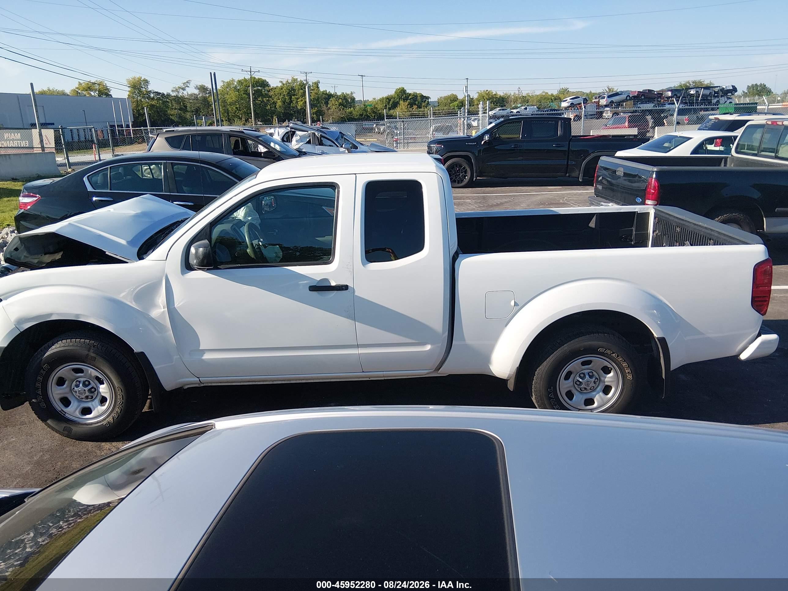 2019 NISSAN FRONTIER S