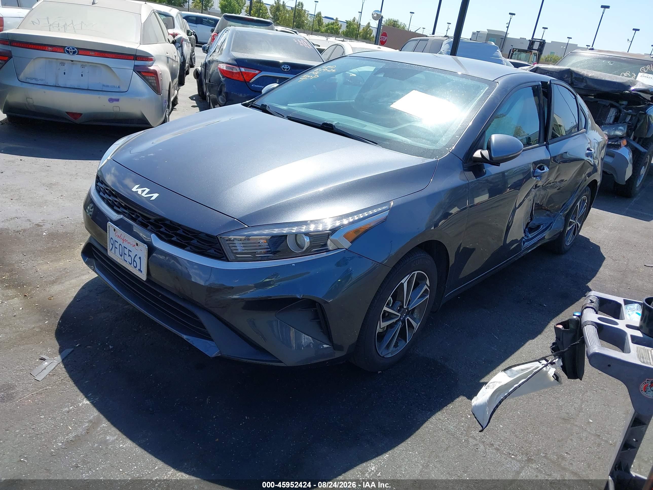 2023 KIA FORTE LXS — I2
