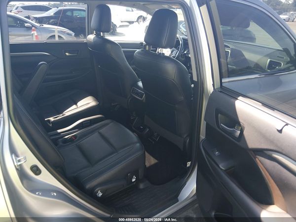 2019 TOYOTA HIGHLANDER LIMITED — I8