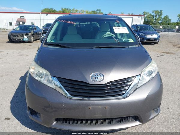 2012 TOYOTA SIENNA LE V6 8 PASSENGER
