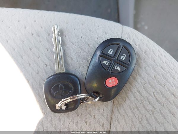 2012 TOYOTA SIENNA LE V6 8 PASSENGER