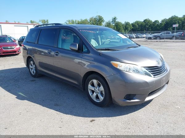 2012 TOYOTA SIENNA LE V6 8 PASSENGER