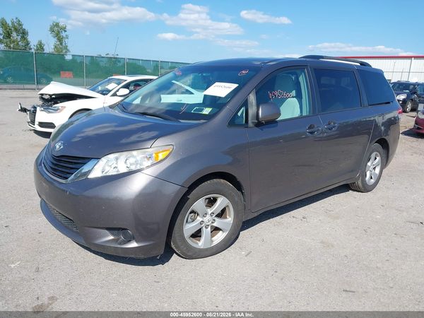 2012 TOYOTA SIENNA LE V6 8 PASSENGER