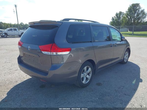 2012 TOYOTA SIENNA LE V6 8 PASSENGER