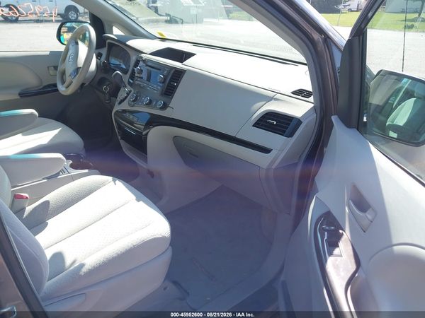 2012 TOYOTA SIENNA LE V6 8 PASSENGER