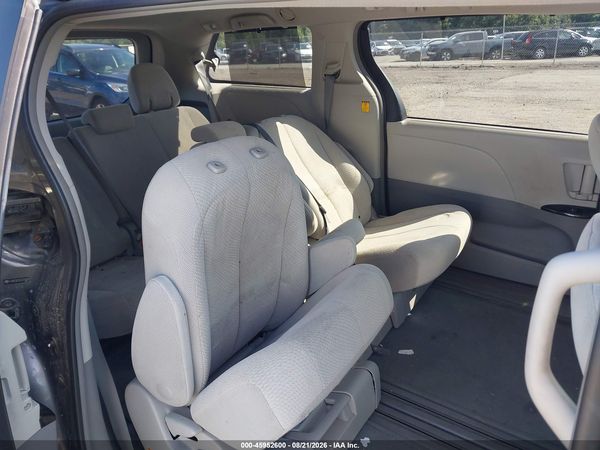 2012 TOYOTA SIENNA LE V6 8 PASSENGER