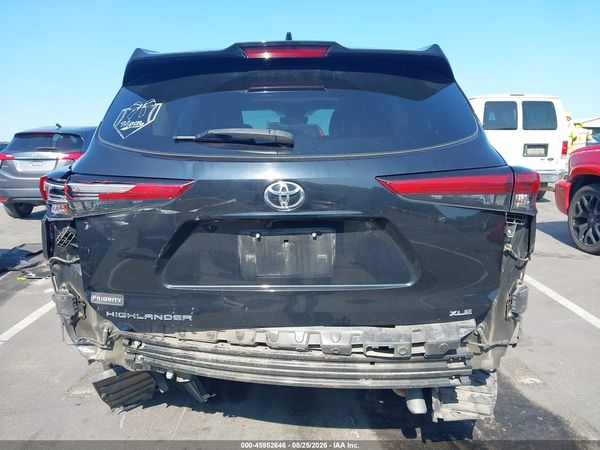 2021 TOYOTA HIGHLANDER XLE