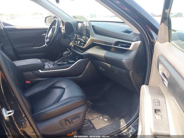 2021 TOYOTA HIGHLANDER XLE