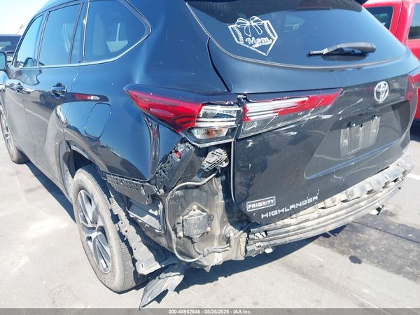 2021 TOYOTA HIGHLANDER XLE