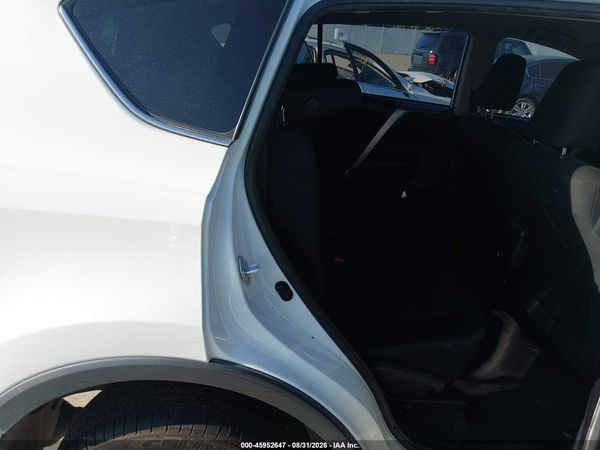 2018 TOYOTA RAV4 LE — I8