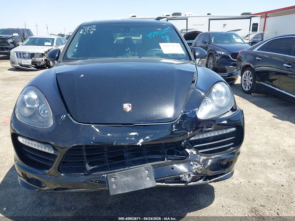 2014 PORSCHE CAYENNE GTS — I6
