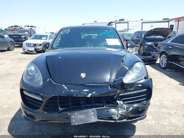 2014 PORSCHE CAYENNE GTS — I115