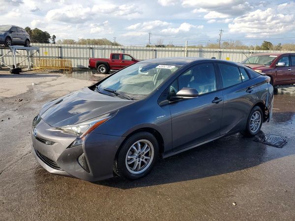 2016 TOYOTA PRIUS