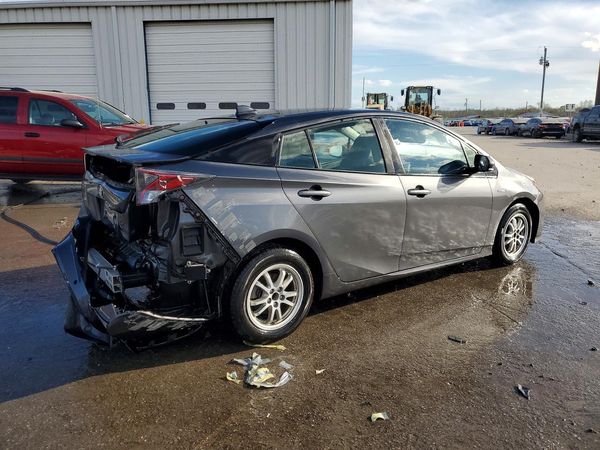 2016 TOYOTA PRIUS