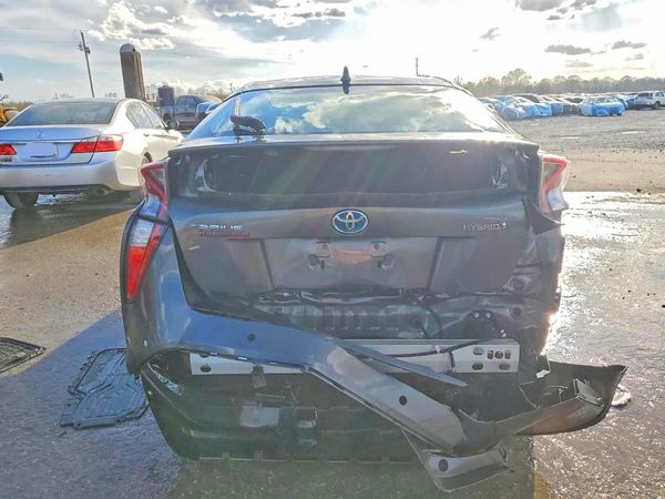 2016 TOYOTA PRIUS
