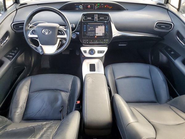 2016 TOYOTA PRIUS