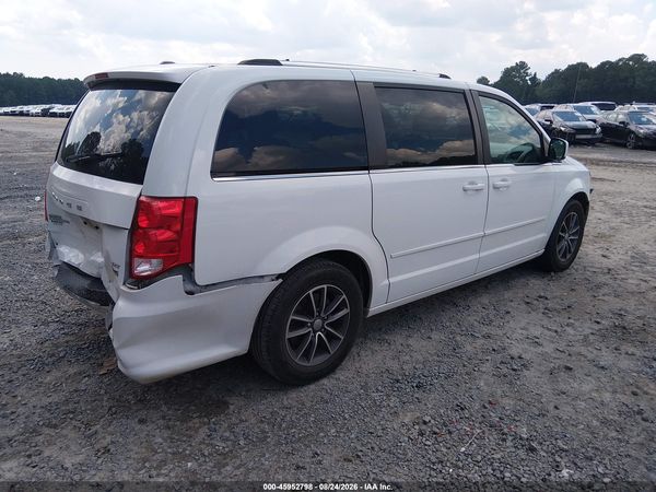 2017 DODGE GRAND CARAVAN SXT — I4