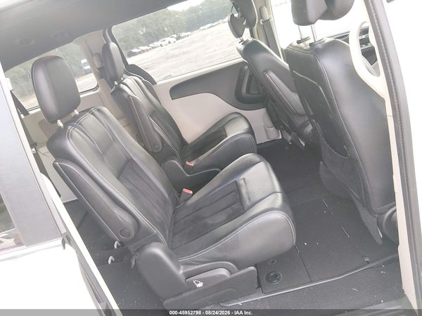 2017 DODGE GRAND CARAVAN SXT — I8