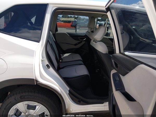 2022 SUBARU FORESTER Base