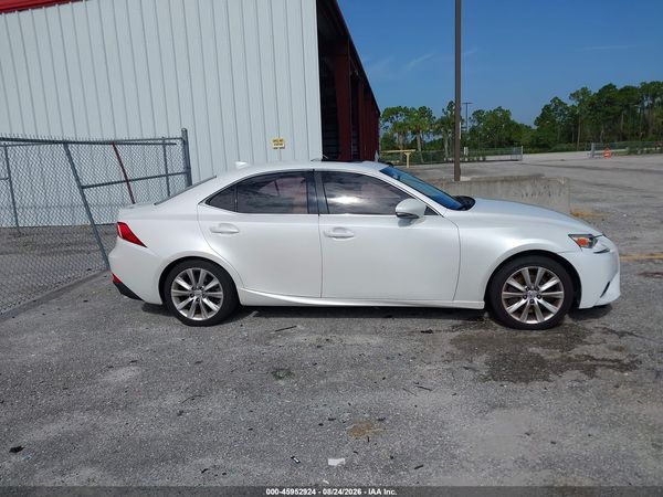 2016 LEXUS IS 200T