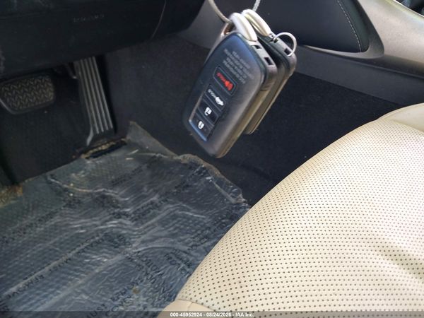 2016 LEXUS IS 200T