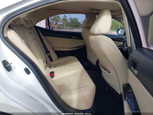 2016 LEXUS IS 200T