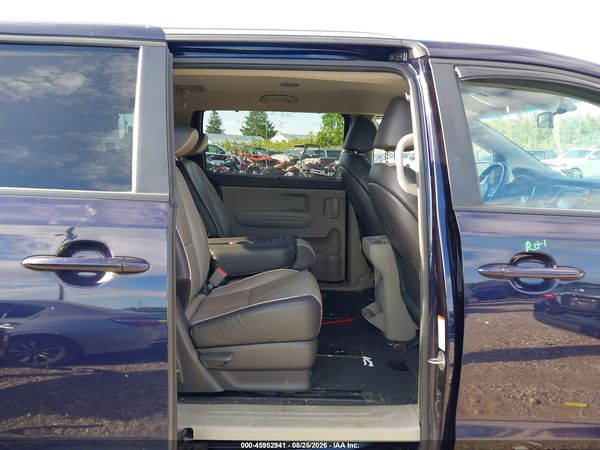 2018 KIA SEDONA LX