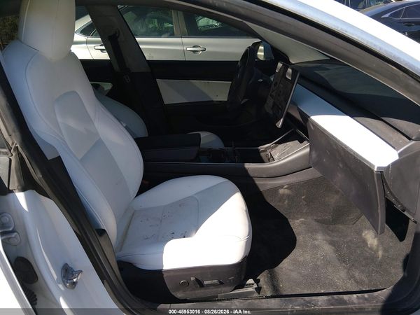 2020 TESLA MODEL 3 — I5