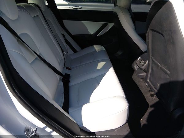 2020 TESLA MODEL 3 — I8