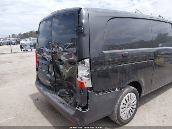 2020 MERCEDES-BENZ METRIS