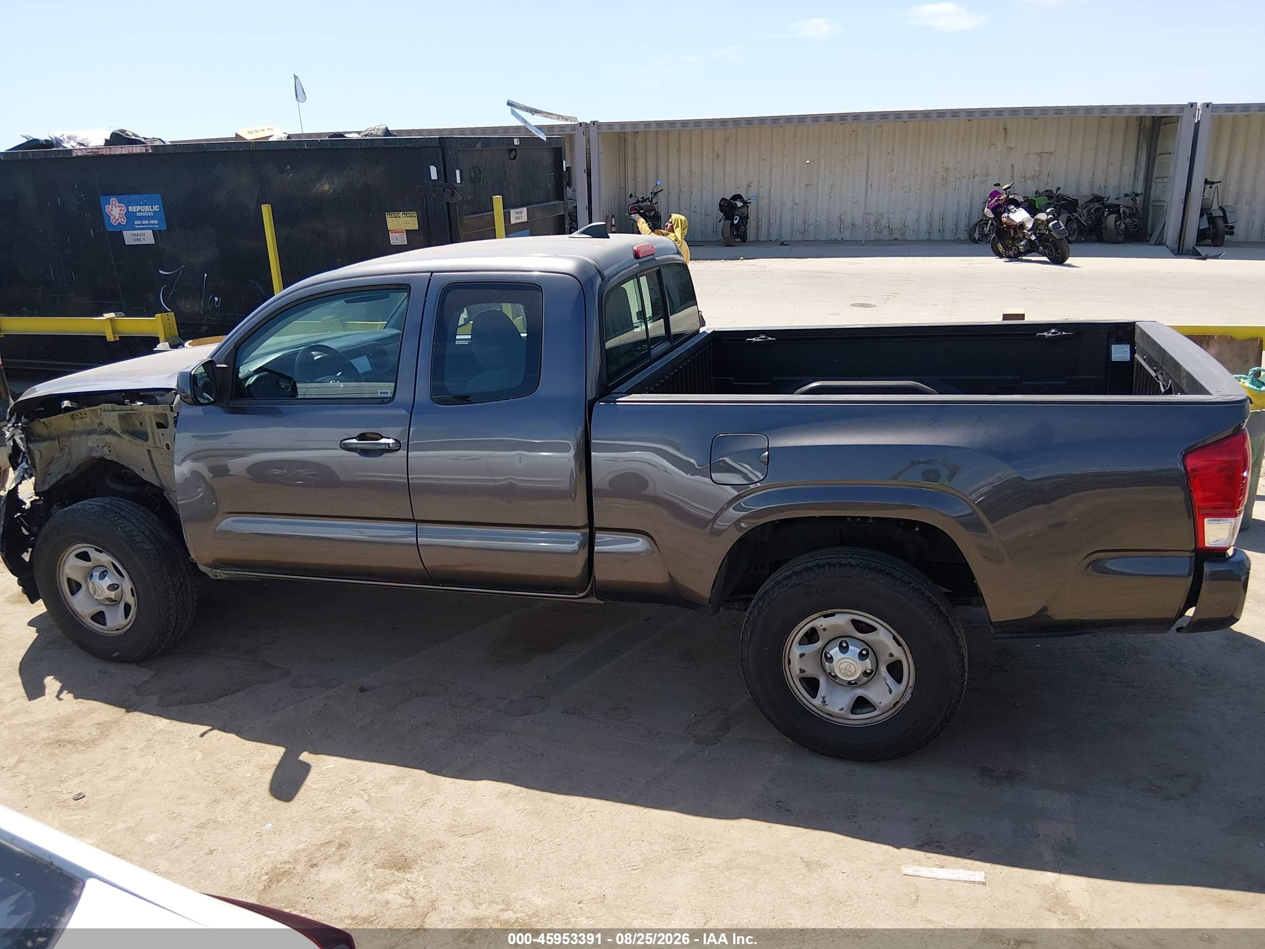 2017 TOYOTA TACOMA SR